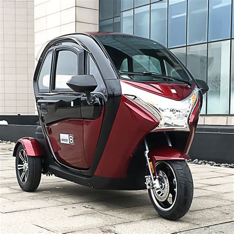 fully enclosed electric vehicle